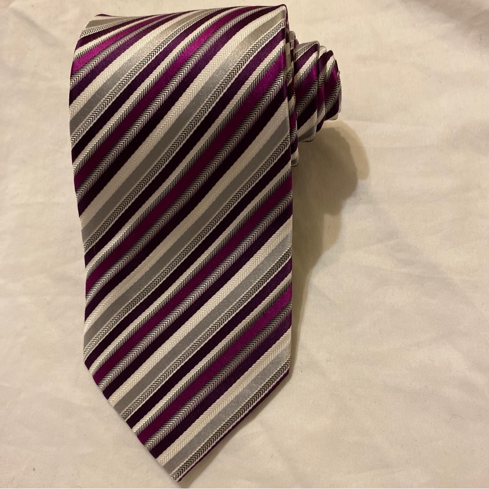 Rajawongse Clothier by Jesse & Victor Men's Necktie Tie Silk Gray/Purple/Tan